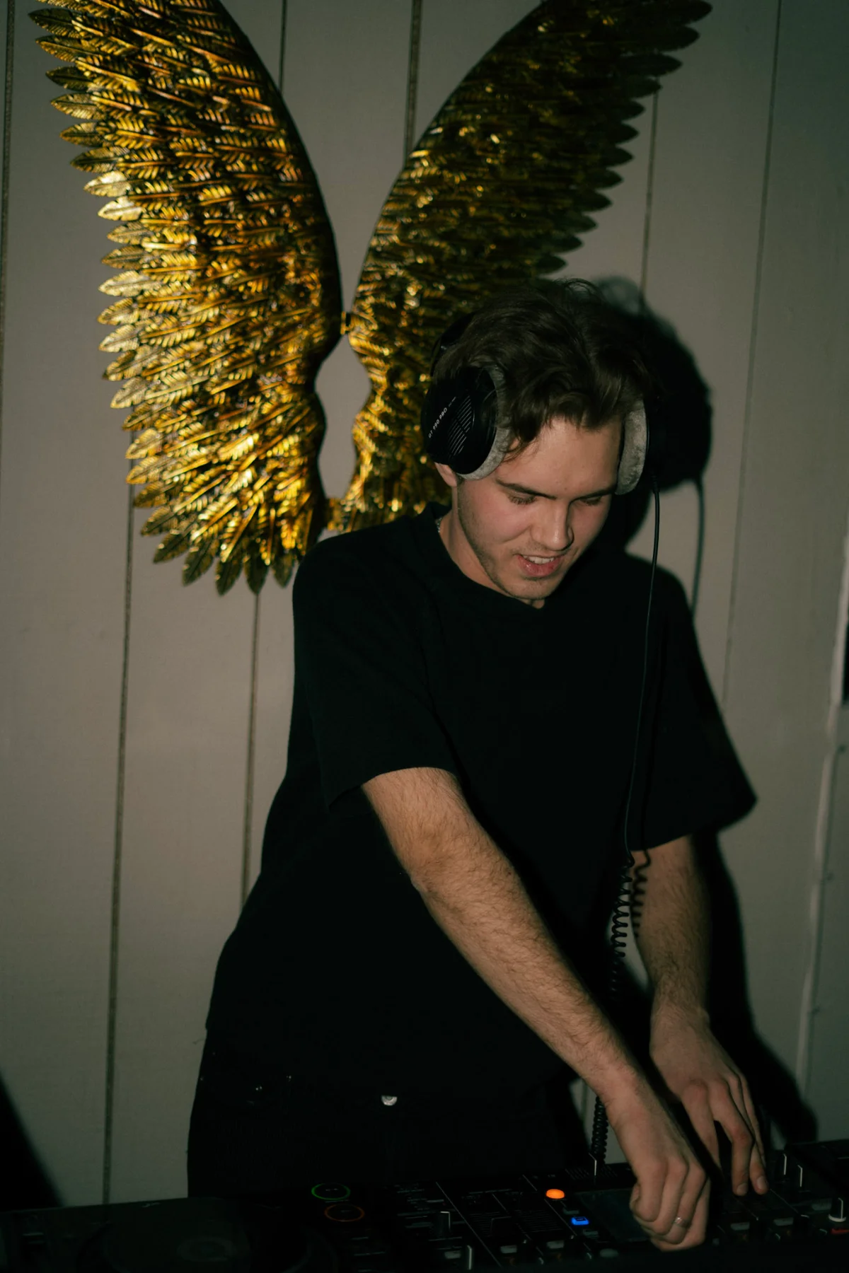 Adenesto — DJ i Stockholm